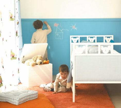 Pintura azul para la habitación infantil