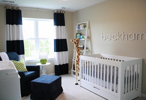 Habitación de bebé sencilla